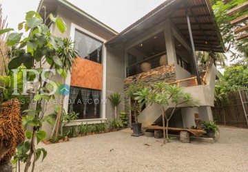 3 Bedrooms Modern Concrete Villa For Rent - Sala Kamreuk, Siem Reap thumbnail