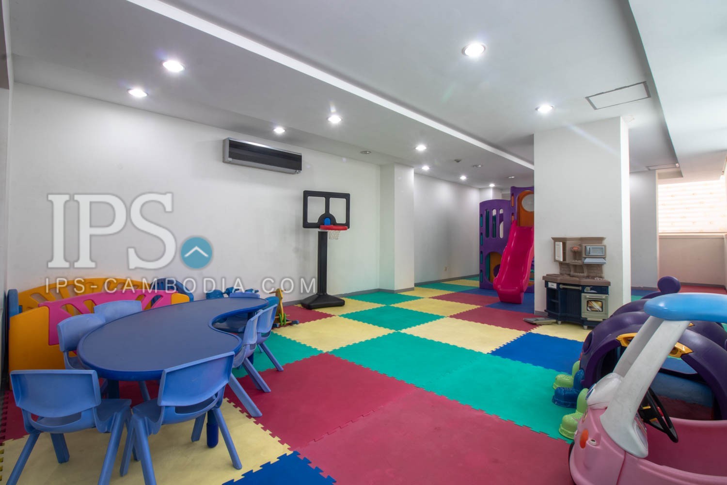 16th Floor 4 Bedroom Penthouse For Sale - Noblesse Residence, Phnom Penh - Image 17