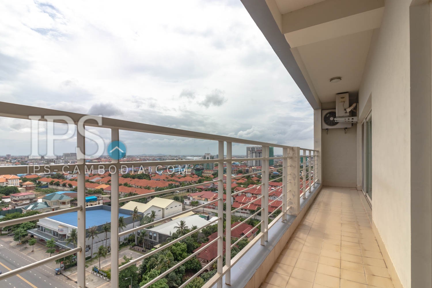 16th Floor 4 Bedroom Penthouse For Sale - Noblesse Residence, Phnom Penh - Image 13