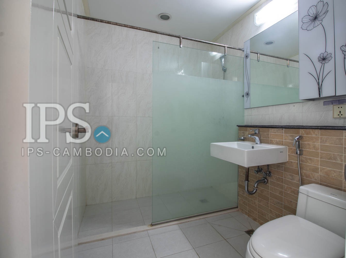 16th Floor 4 Bedroom Penthouse For Sale - Noblesse Residence, Phnom Penh - Image 12