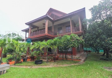 6 Bedroom Wooden Style Villa For Sale - Kouk Chak, Siem Reap thumbnail