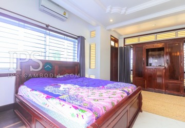 3 Bedrooms Villa For Rent - Svay Dangkum, Siem Reap thumbnail