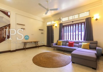 3 Bedrooms Villa For Rent - Svay Dangkum, Siem Reap thumbnail
