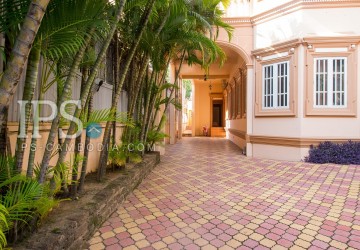 5 Bedroom Villa For Rent- BKK1, Phnom Penh thumbnail