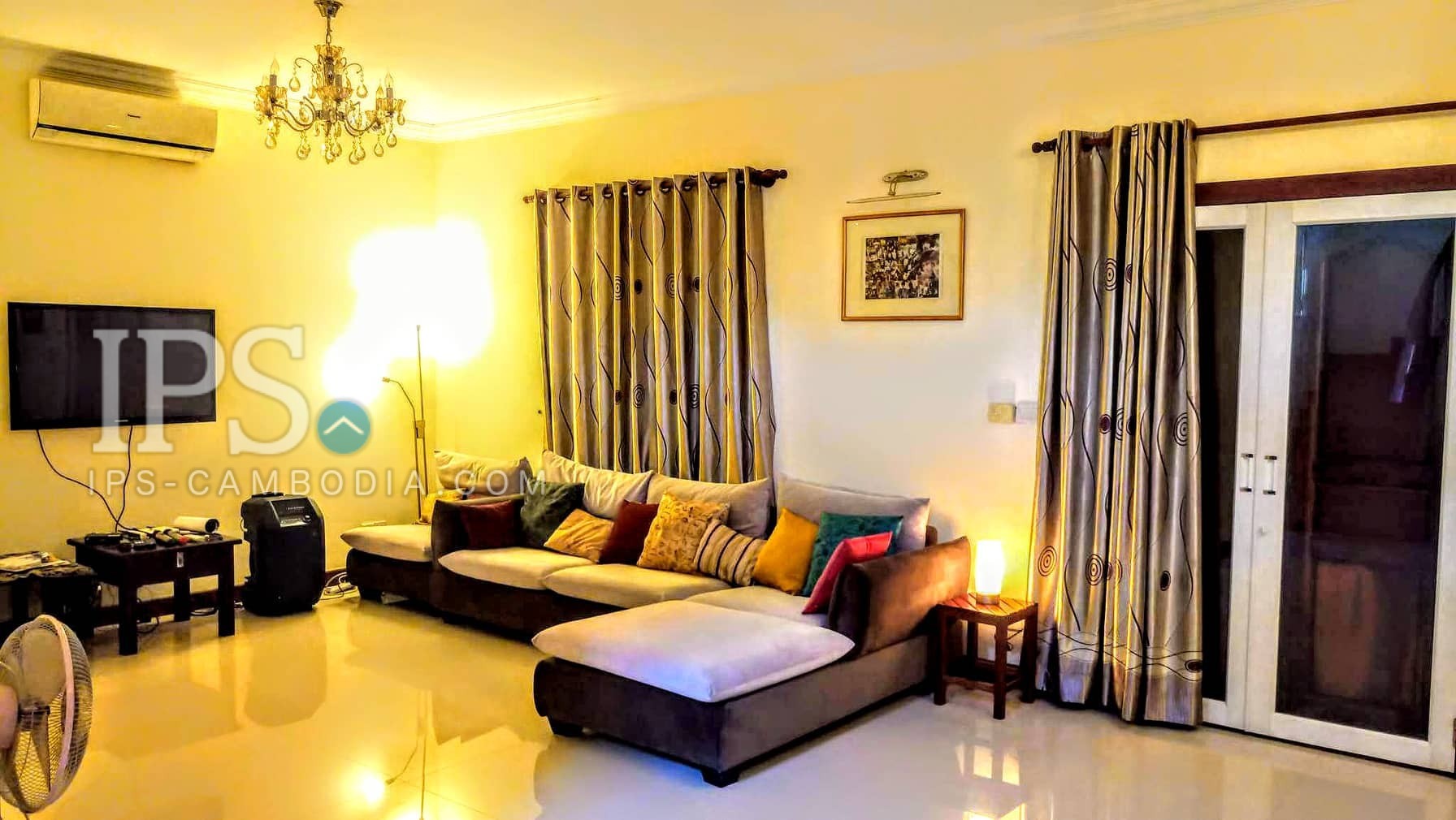 4 Bedroom Villa For Sale - Svay Dangkum, Siem Reap - Image 11