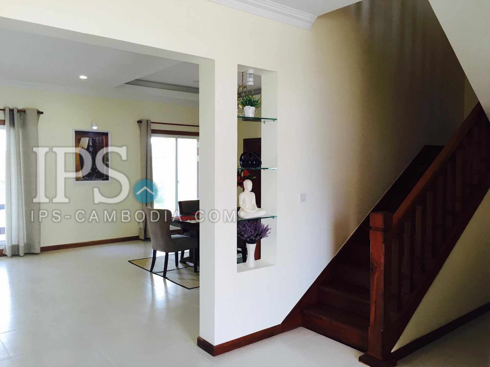 4 Bedroom Villa For Sale - Svay Dangkum, Siem Reap - Image 2