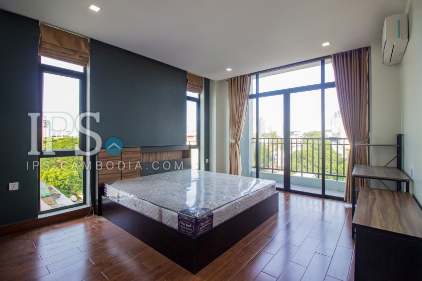 2 Bedroom Serviced Apartment For Rent - Tonle Bassac, Phnom Penh