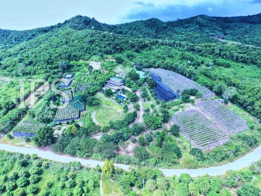 4 Hectares land and resort for sale in Kep