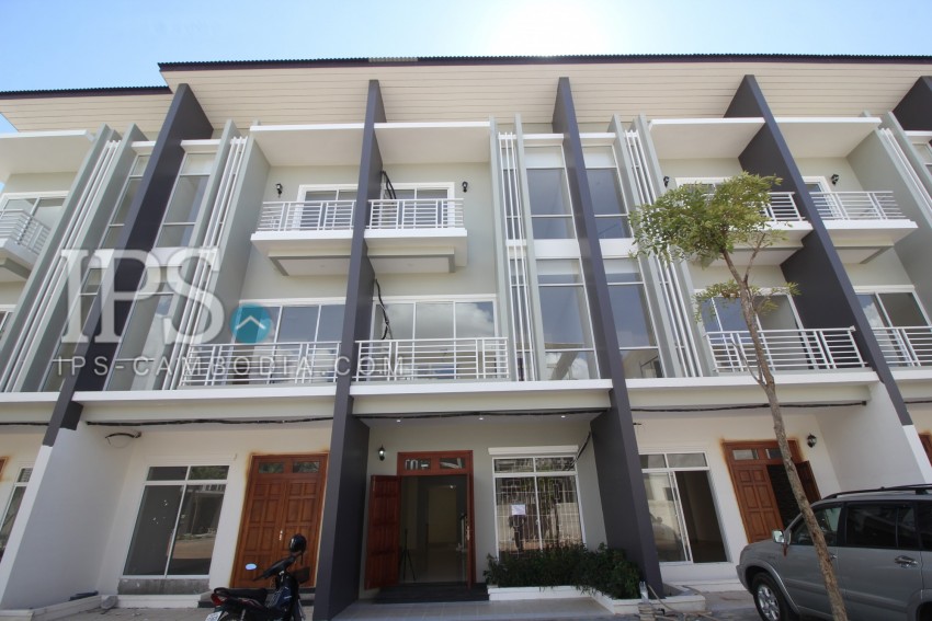 3 Bedrooms Townhouse For Rent in Svay Dangkum, Siem Reap