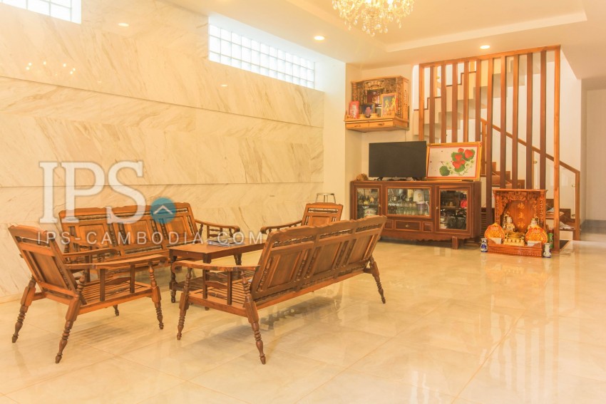 Modern 5 Bedroom  Villa For Rent - Svay Dangkum, Siem Reap