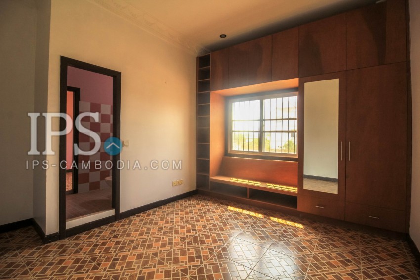 Villa 5 Bedrooms  For Sale - Svay Dangkum, Siem Reap