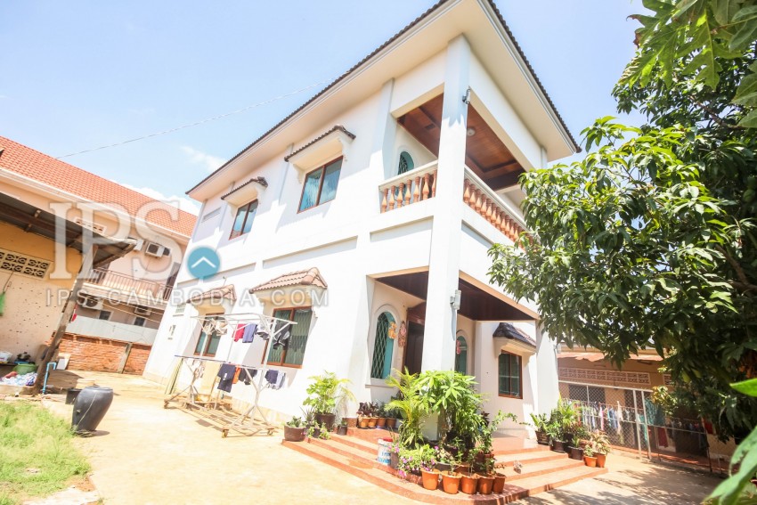 4 Bedrooms  Villa For Rent - Svay Dangkum, Siem Reap