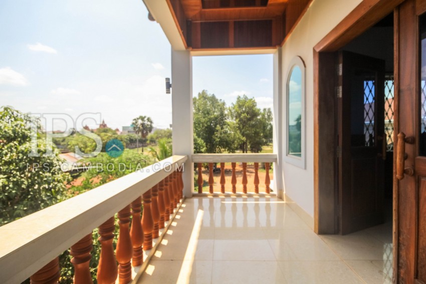 4 Bedrooms  Villa For Rent - Svay Dangkum, Siem Reap