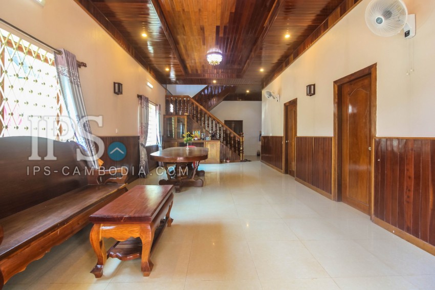 4 Bedrooms  Villa For Rent - Svay Dangkum, Siem Reap