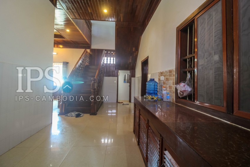 4 Bedrooms  Villa For Rent - Svay Dangkum, Siem Reap