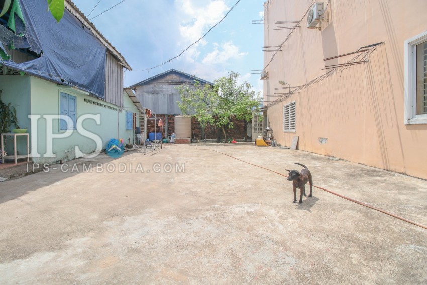 85 sqm 4 Bedrooms House For Rent - Psar Ler Market, Sihanouk Ville
