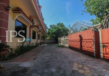 4 Bedroom Villa For Sale - Sala Kamreuk, Siem Reap thumbnail