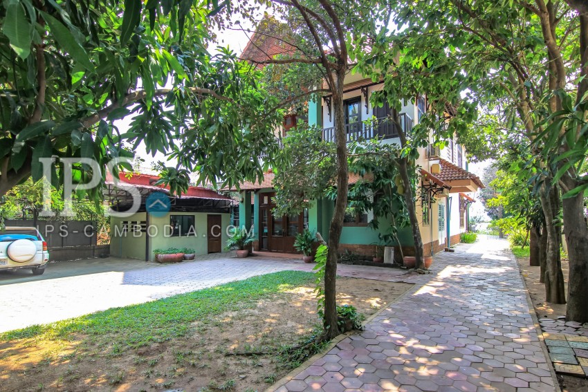 5 Bedroom Villa For Rent in Chroy Changvar, Phnom Penh