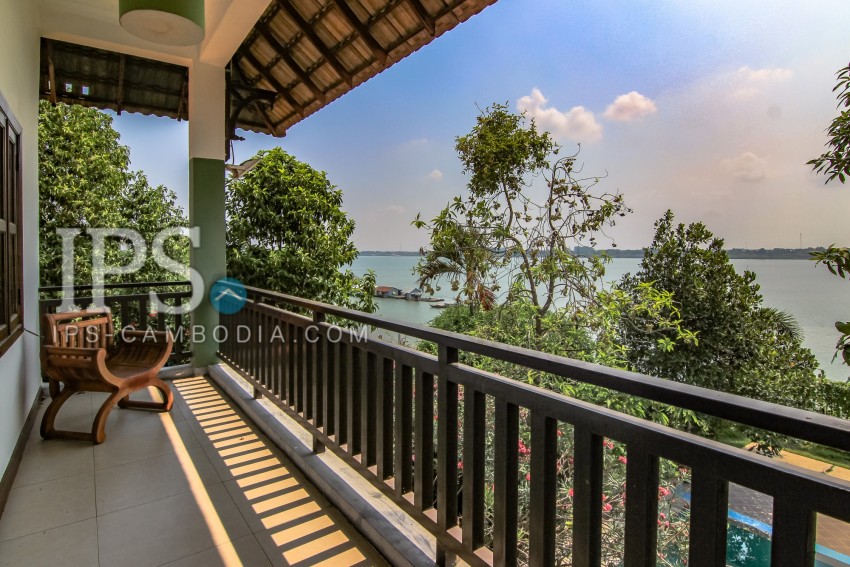 5 Bedroom Villa For Rent in Chroy Changvar, Phnom Penh