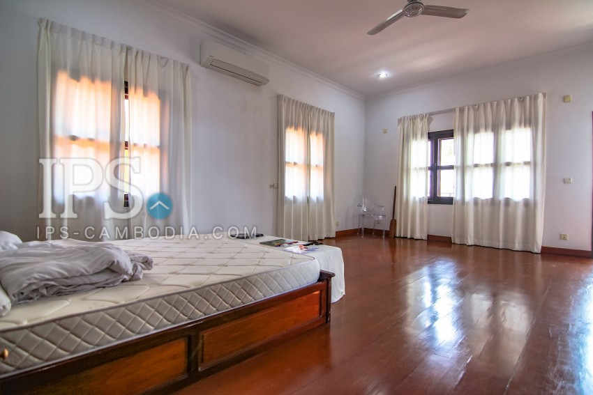 5 Bedroom Villa For Rent in Chroy Changvar, Phnom Penh