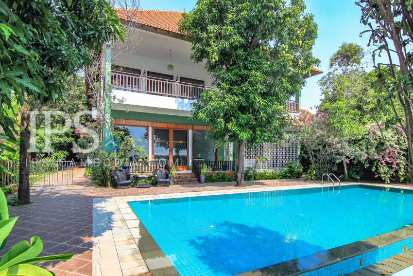 5 Bedroom Villa For Rent in Chroy Changvar, Phnom Penh