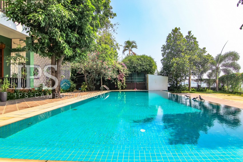 5 Bedroom Villa For Rent in Chroy Changvar, Phnom Penh