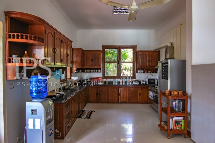 5 Bedroom Villa For Rent in Chroy Changvar, Phnom Penh