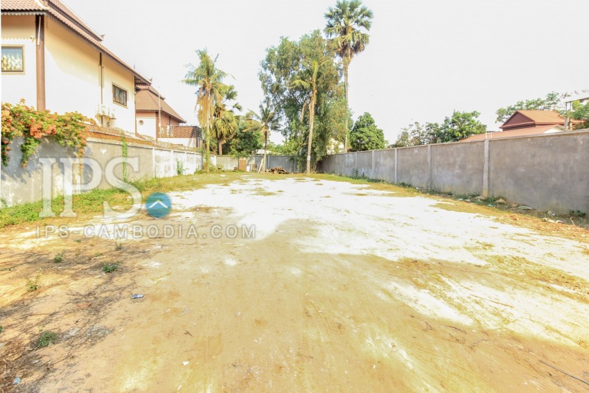 Residential Land with Hard Title For Sale - Svay Dangkum