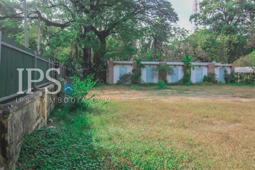 3000 sqm. Land for Sale - River Road , Siem Reap