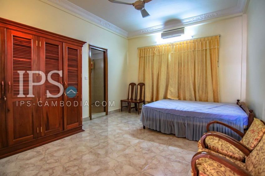 3 Bedroom Flat with a Massive Terrace for Rent - BKK1 