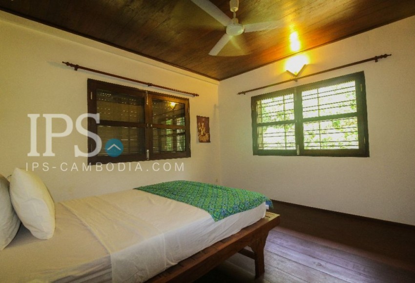 5 Bedroom Villa with Huge Yard for Sale - Siem Reap