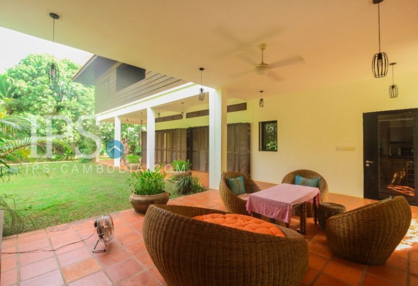 5 Bedroom Villa with Huge Yard for Sale - Siem Reap