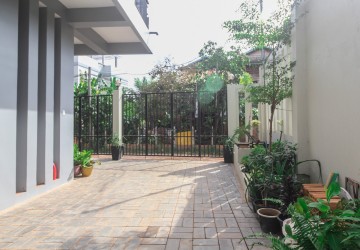 2 Bedroom Apartment For Rent - Sala Kamreuk, Siem Reap thumbnail