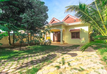 3 Bedroom House  For Rent - Svay Dangkum, Siem Reap thumbnail