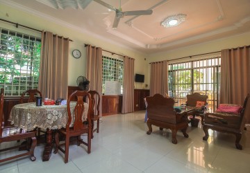 5 Bedroom Villa For Rent - Svay Dangkum, Siem Reap thumbnail