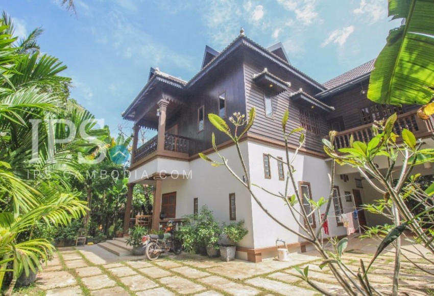 3 Bedroom Wooden House for Rent - Sala Komrerk Area