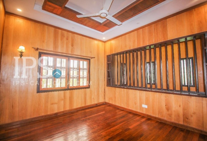 3 Bedroom Wooden House for Rent - Sala Komrerk Area