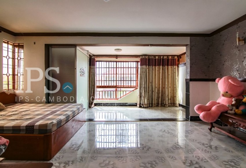 4 Bedroom Villa For Sale - Borey Sopheak Mongkul, Chroy Changvar. Phnom Penh