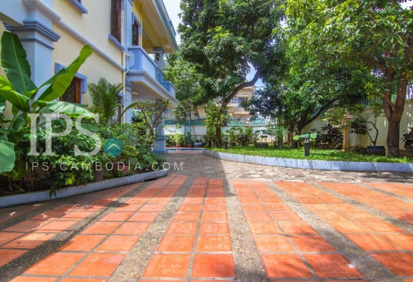 6 Bedroom Colonial  Villa For Rent  - Tonle Bassac , Phnom Penh