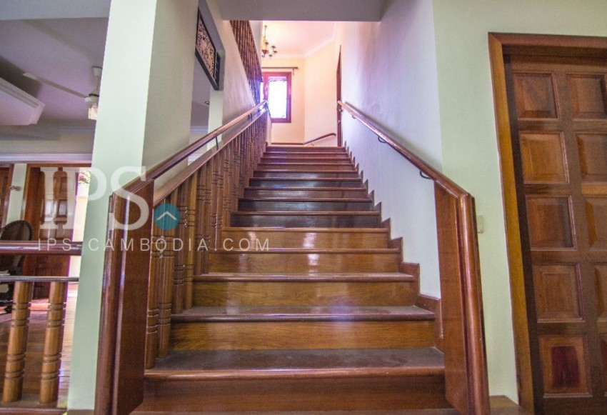 6 Bedroom Colonial  Villa For Rent  - Tonle Bassac , Phnom Penh