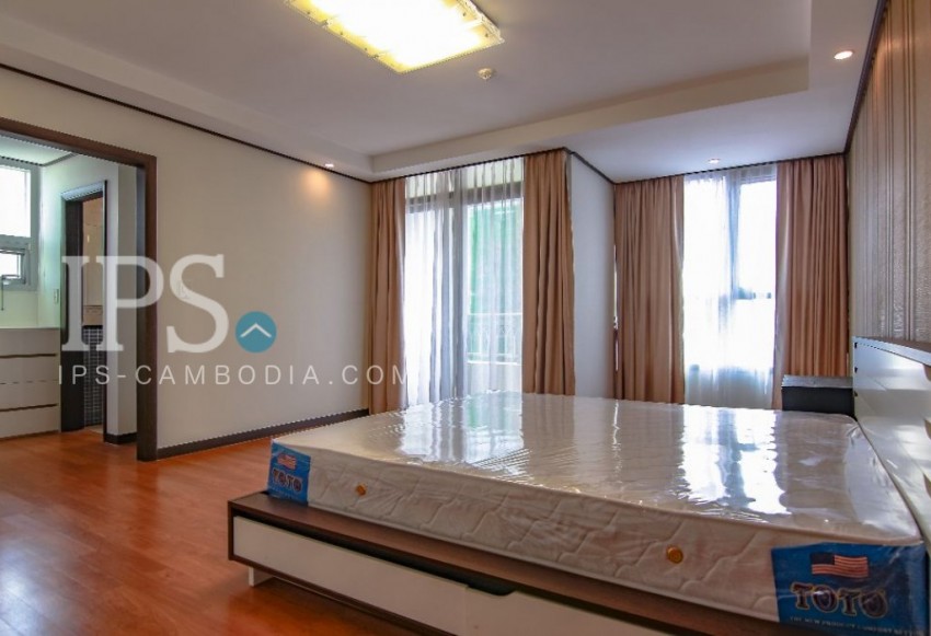 3 Bedroom Condo For Rent - De Castle, BKK1, Phnom Penh