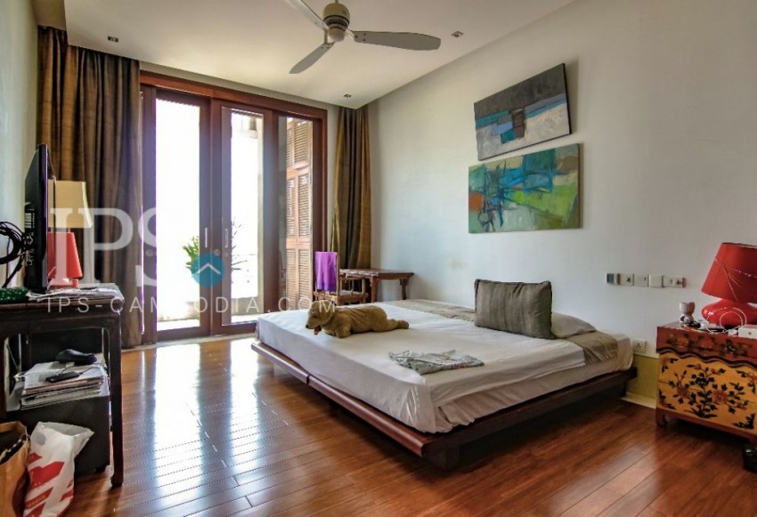 6 Bedroom Renovated Apartment For Rent - Phsar Kandal 1, Phnom Penh
