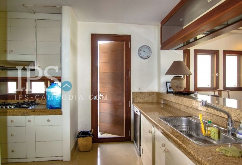 6 Bedroom Renovated Apartment For Rent - Phsar Kandal 1, Phnom Penh