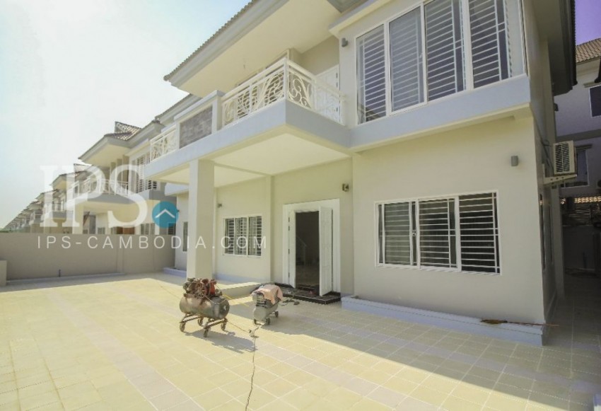 4 Bedrooms Townhouse  for Rent in Siem Reap