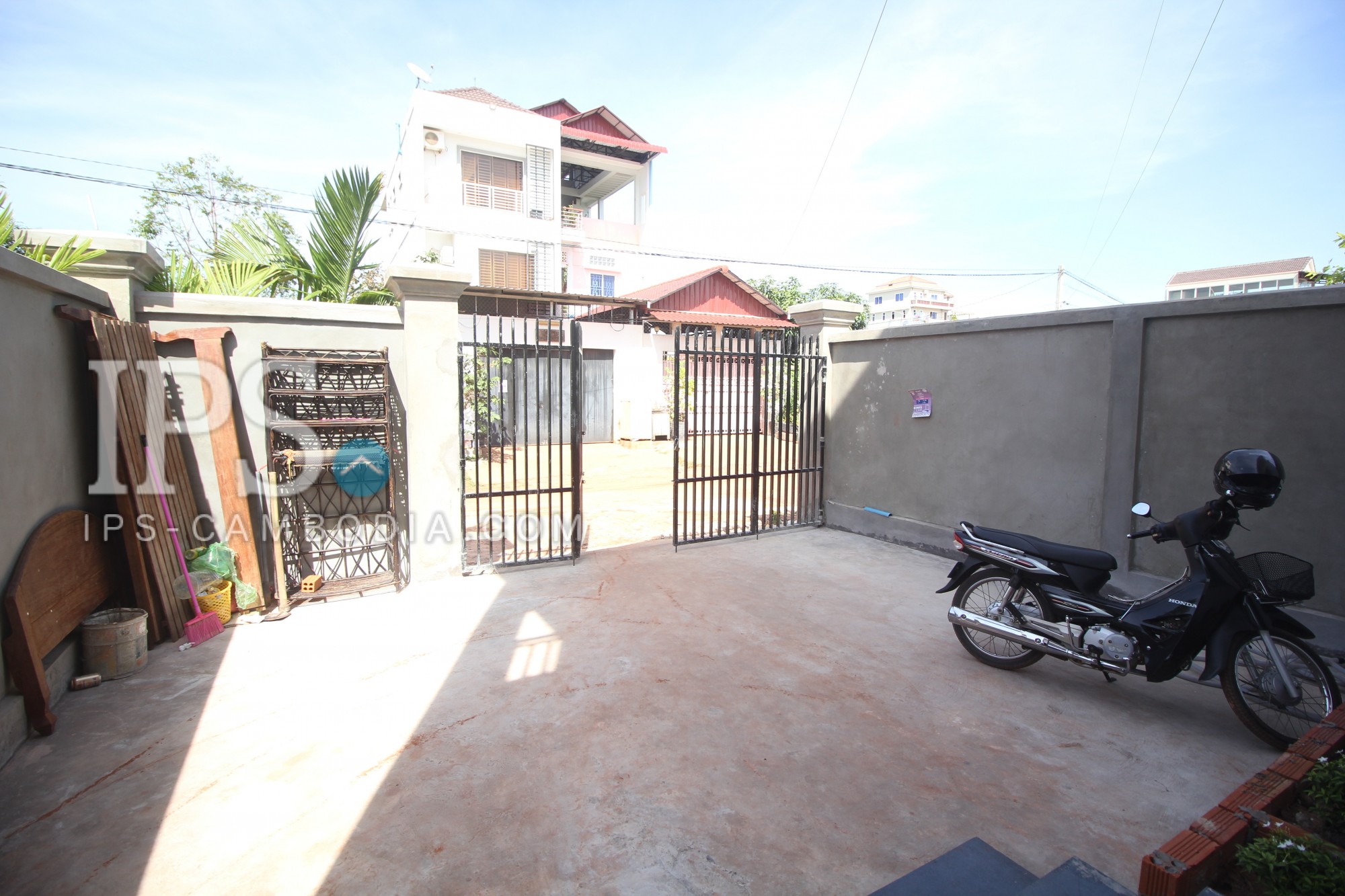 3 Bedroom Apartment For Rent - Svay Dangkum, Siem Reap - Image 11