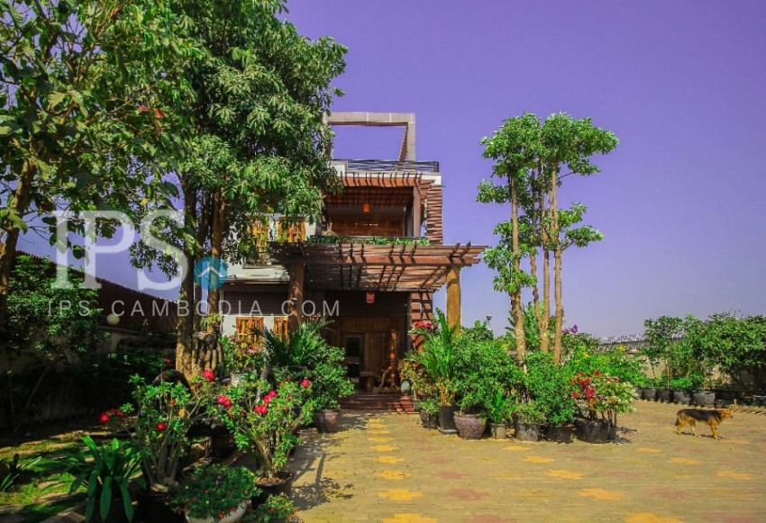 5 Bedrooms Villa for Rent in Siem Reap 