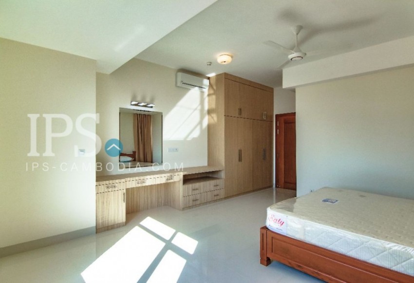 2 Bedroom Serviced Apartment For Rent in Tonle Bassac, Phnom Penh