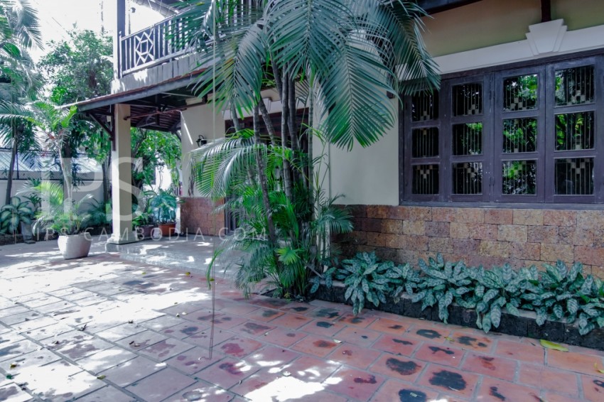 3 Bedroom Apartment for Rent in Boeung Trabek