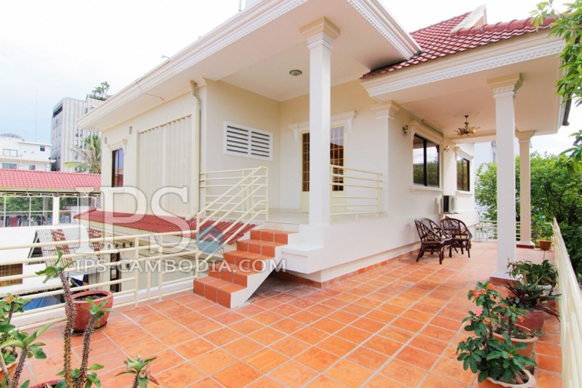 10 Bedroom Commercial Villa For Rent - Beoung Raing, Phnom Penh