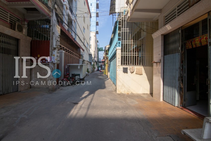 6 Bedroom House  For Sale - Tumnup Teuk, Phnom Penh